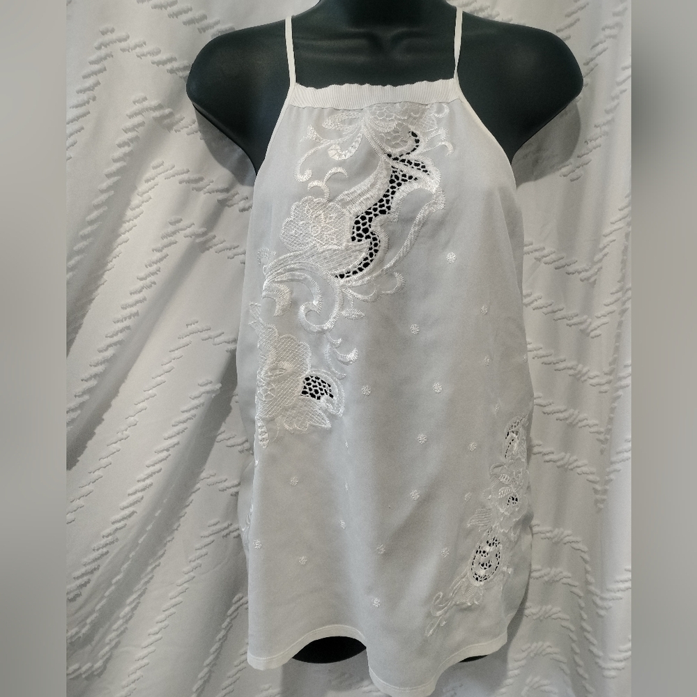 Express Crisp White Floral Embroidered Halter Top Open back Spaghetti Strap EUC